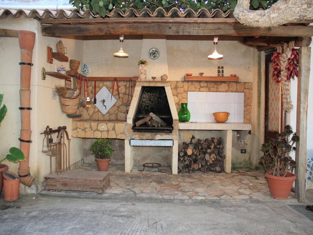 Bed and Breakfast I Giardini Di Elencosta Rilievo Exterior foto