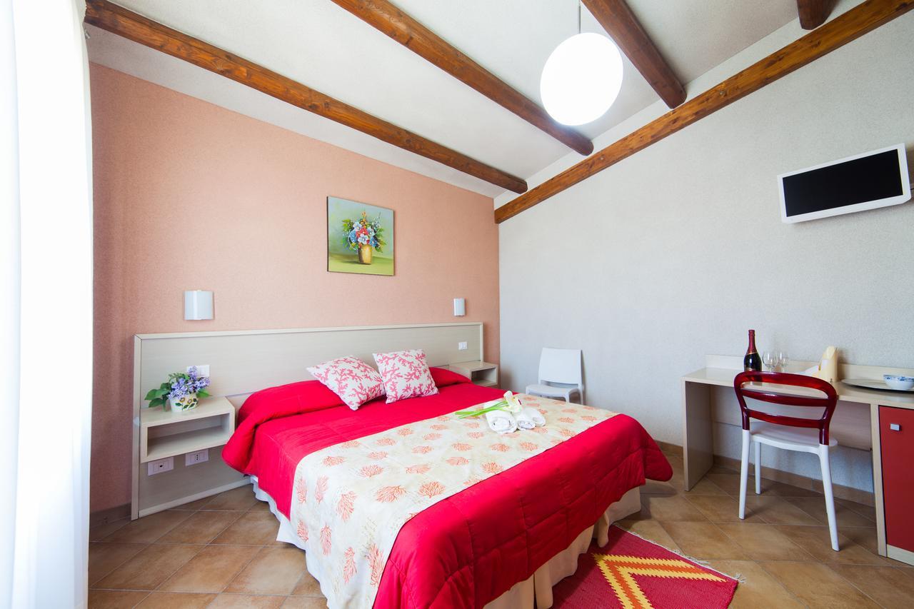 Bed and Breakfast I Giardini Di Elencosta Rilievo Exterior foto