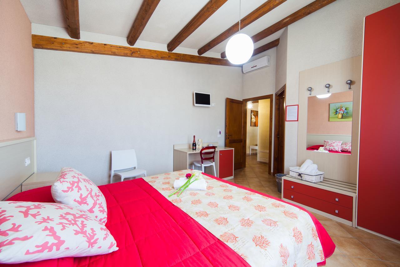 Bed and Breakfast I Giardini Di Elencosta Rilievo Exterior foto