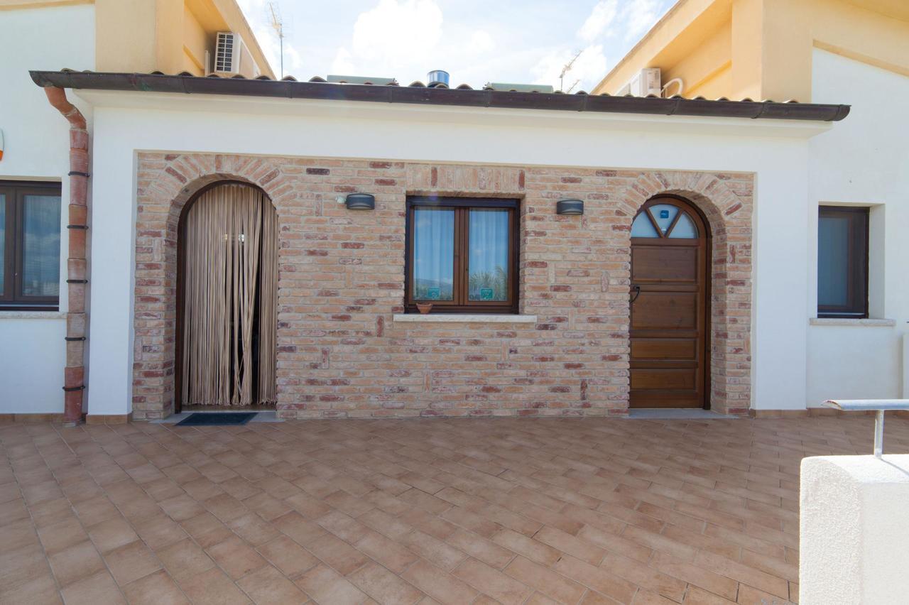 Bed and Breakfast I Giardini Di Elencosta Rilievo Exterior foto